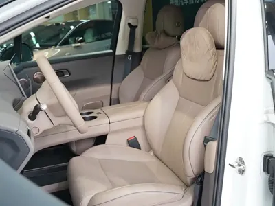 Li Auto 理想i8