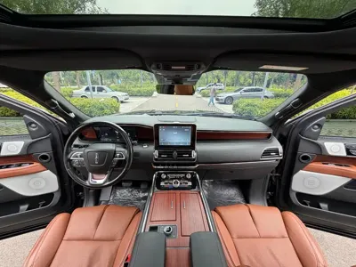 Lincoln Navigator