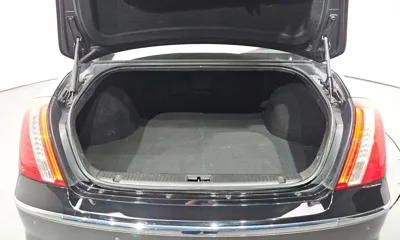 Kia Opirus