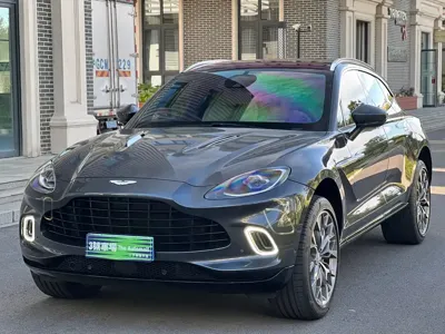 Aston Martin DBX
