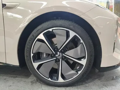 Nio ET5