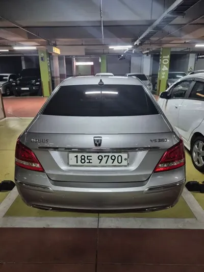 Hyundai Equus