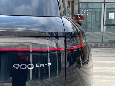 Lynk & Co 领克900