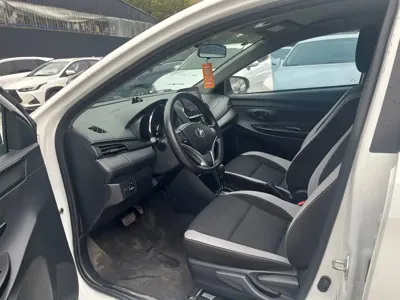Toyota Yaris L