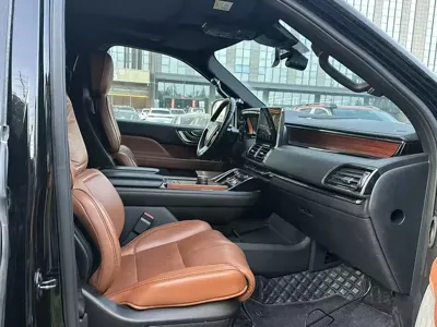 Lincoln Navigator