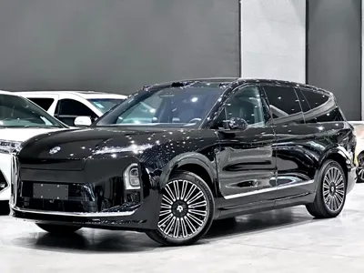 Nio ES8