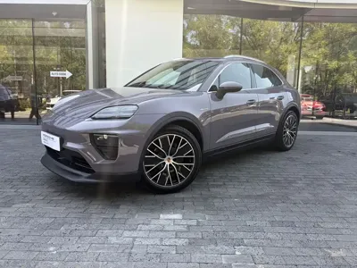 Porsche Macan EV