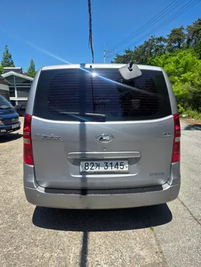 Hyundai Starex