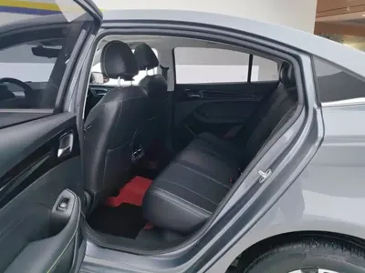 Roewe i5