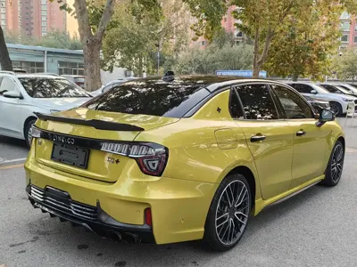 Lynk & Co 03