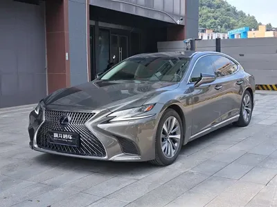 Lexus LS