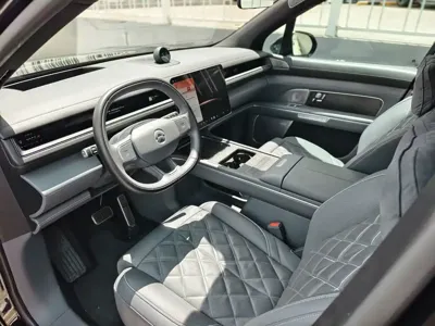 Nio ES8