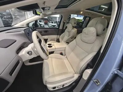 Li Auto 理想i8