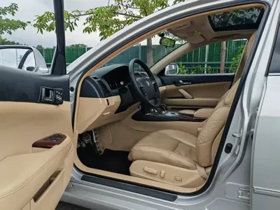 Toyota Reiz