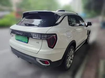 Lynk & Co 01