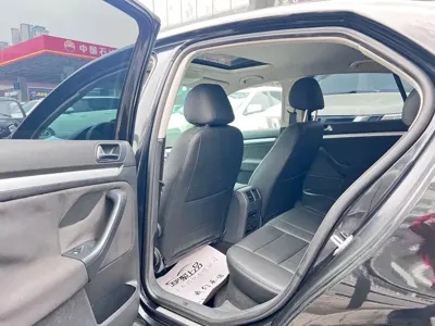 Volkswagen Sagitar