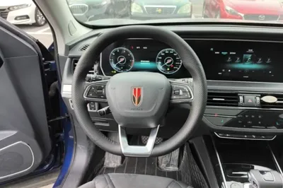 Hongqi HS5