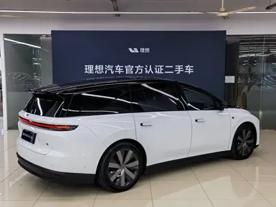Li Auto 理想i8
