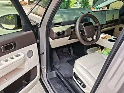 Li Auto Li MEGA