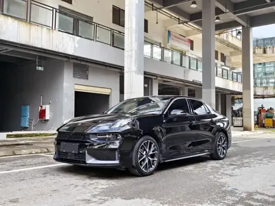 Lynk & Co 03