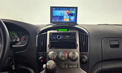 Hyundai Starex