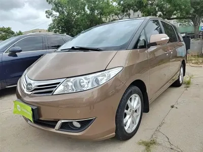 BYD M6