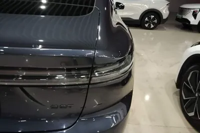 Nio ET7