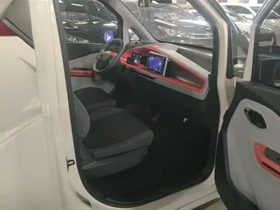 Baojun E200