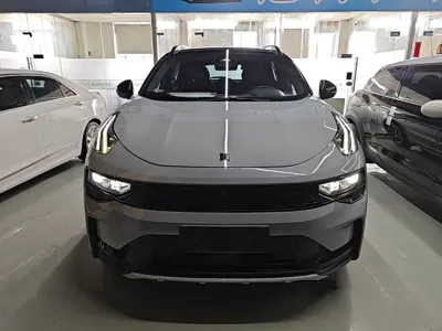 Lynk & Co 01