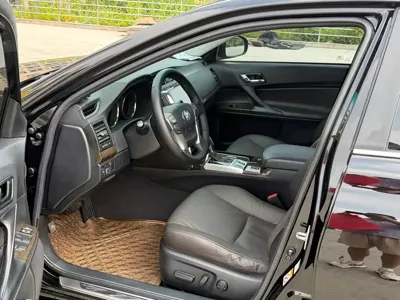 Toyota Reiz