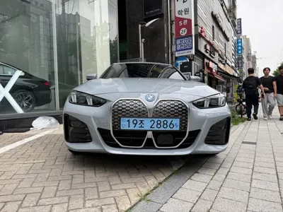 BMW i4