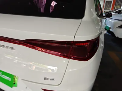 BYD e2