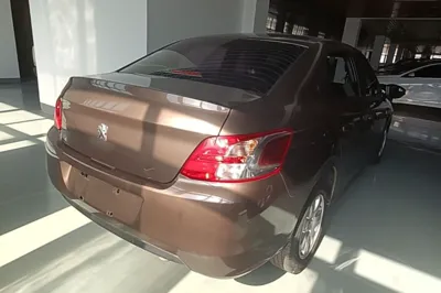 Peugeot 301