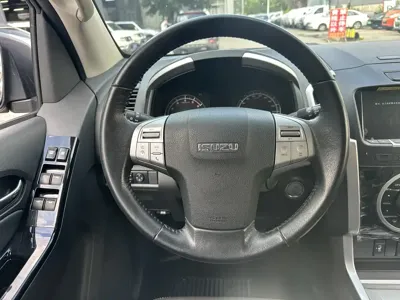 Isuzu MU-X