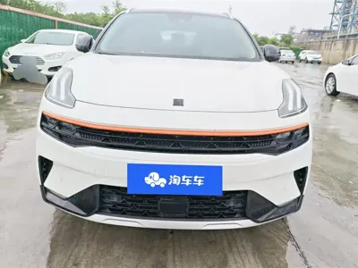 Lynk & Co 06