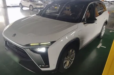 Nio ES8