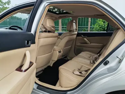 Toyota Reiz