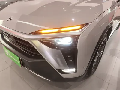 Nio ES8