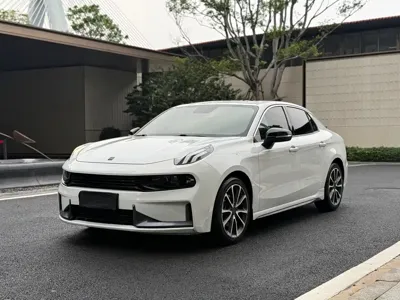Lynk & Co 03