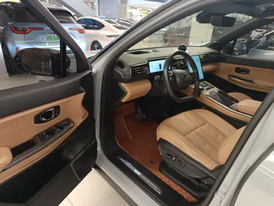 Nio ES8