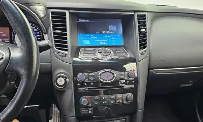 Infiniti QX70