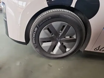 Li Auto Li MEGA