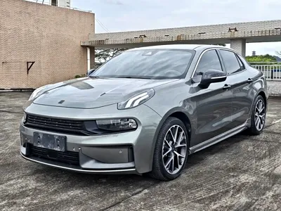 Lynk & Co 03