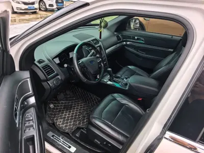 Ford Explorer (Import)
