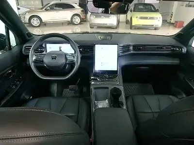 Nio ES8