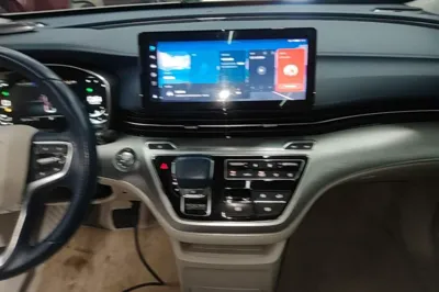 Roewe iMAX8