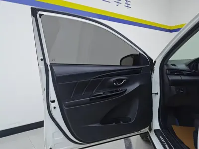 Toyota Yaris L