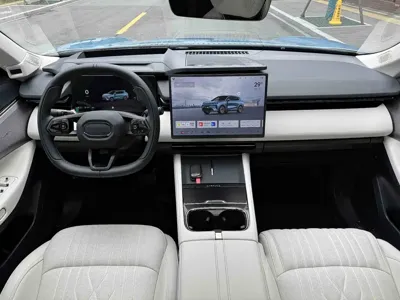 Lynk & Co 08 EM-P