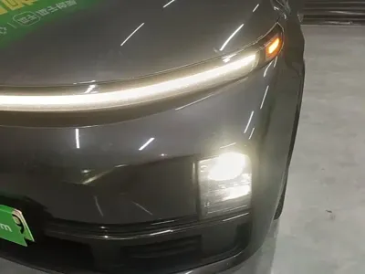 Li Auto Li L8