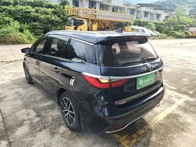 BYD MAX